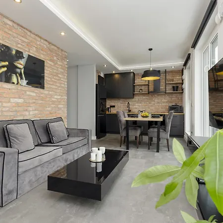 Milionowa Loft With Parking In By Renters Apartament *