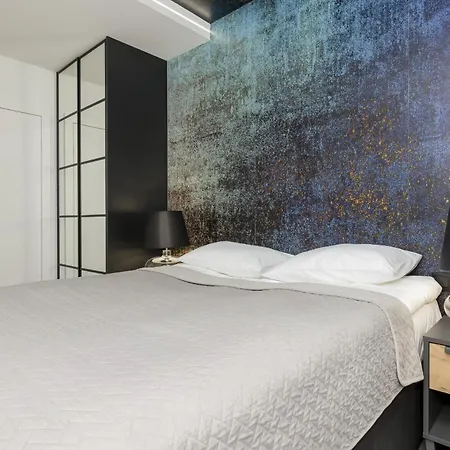 Milionowa Loft With Parking In By Renters Apartman *